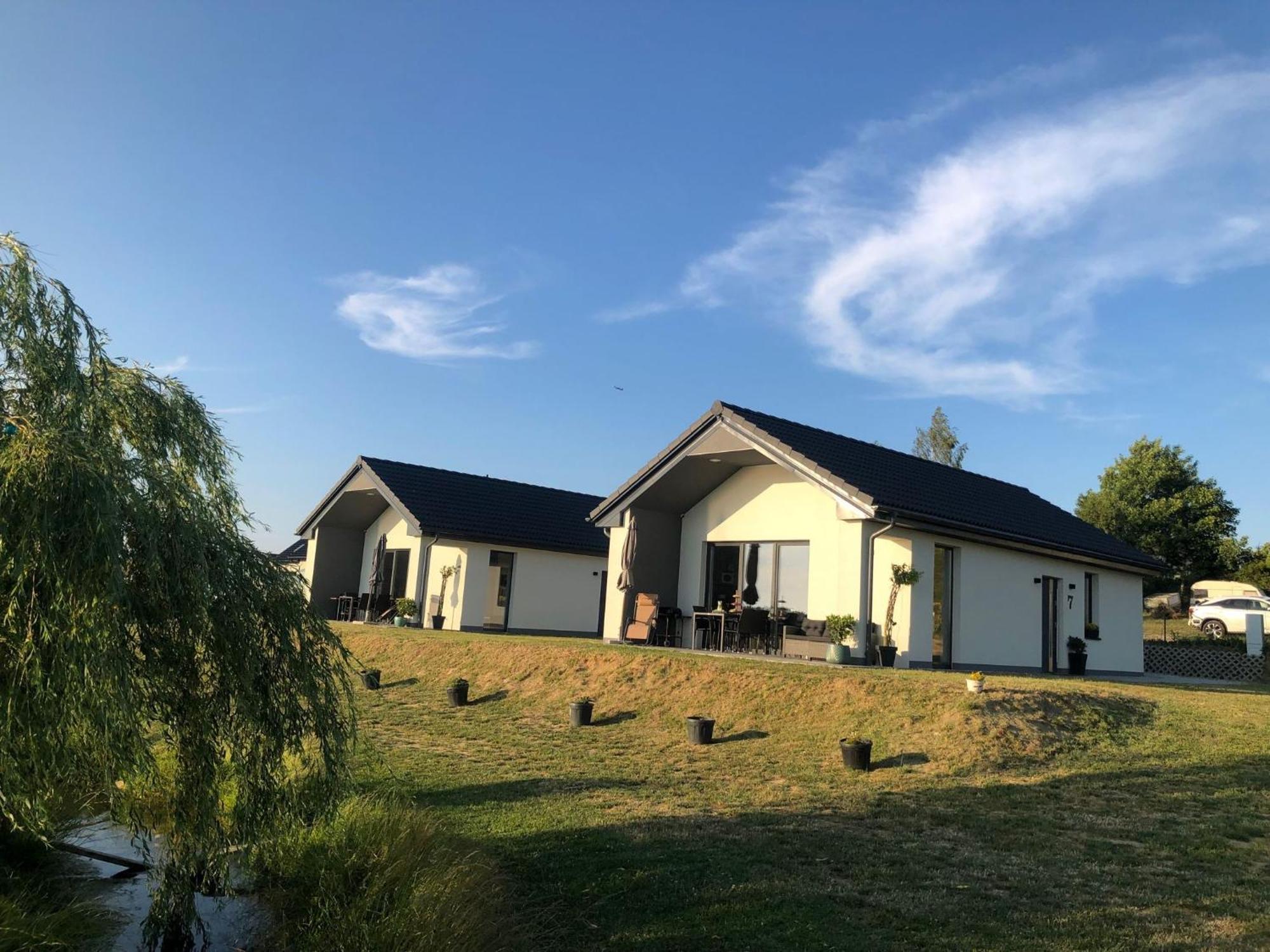 Domki Loft Nad Stawem 4 Doroslych , 4 Dzieci Malkowo Bagian luar foto